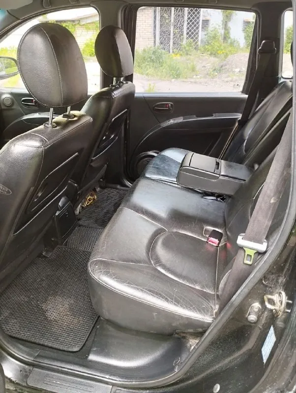 Продам семейный автомобиль на полном ходу минивэн hyundai matrix 2002 г. В. 1.8 л. 122 л. С. 5 ст. Механика, пробег 298 тыс родной. Машина не гнилая. Пригнали с латвии (подборщик), состояние для своих лет хорошее, владею 4 г. Много чего сделано, два ключа, родные книжки. Месяц назад автомобиль прошёл большое т. О. Замена масла, колодки передние стойки (задние менял два года назад) опорные подшипники сайлентблоки передние рычагов.
Два комплекта резины лето 15 литые диски.
Зима на штампах + отдам колпаки. Чёрный кожаный салон. Подогрев передних сидений. Регулировка сидений, рулевой колонки. Подогрев заднего стекла, подогрев и электрорегул зеркал.
Видеорегистратор + камера заднего вида в зеркале.
Центральный замок, сигнализация, фаркоп. Задние сиденья складываются.
Цена 420 т. Руб. Торг у капота. Макеевка.
+7949 378 63 00 Дмитрий.
📲 Tg: оксана м.
📞 Звоните: +7(949)3786300 - фотография - 8