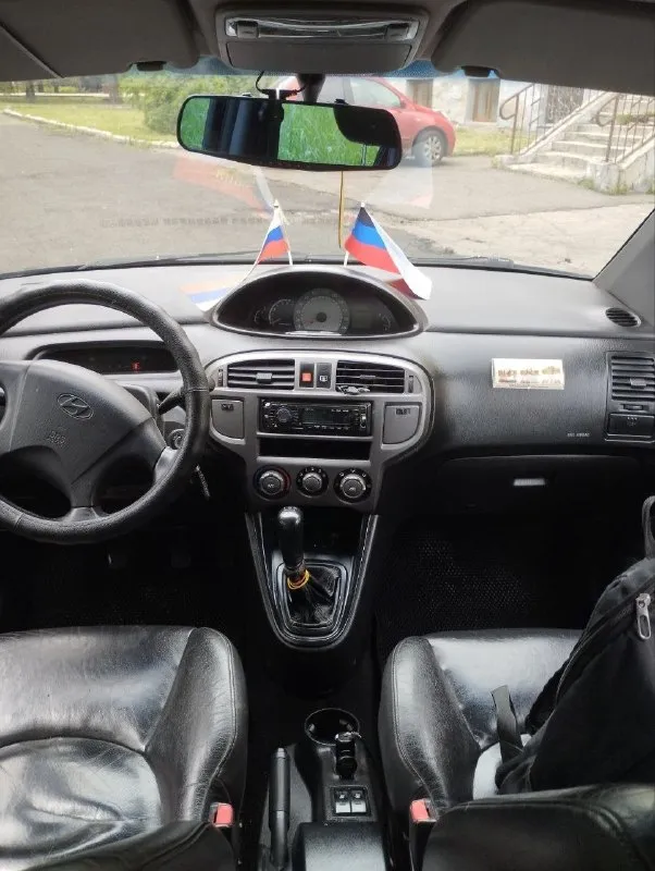 Продам семейный автомобиль на полном ходу минивэн hyundai matrix 2002 г. В. 1.8 л. 122 л. С. 5 ст. Механика, пробег 298 тыс родной. Машина не гнилая. Пригнали с латвии (подборщик), состояние для своих лет хорошее, владею 4 г. Много чего сделано, два ключа, родные книжки. Месяц назад автомобиль прошёл большое т. О. Замена масла, колодки передние стойки (задние менял два года назад) опорные подшипники сайлентблоки передние рычагов.
Два комплекта резины лето 15 литые диски.
Зима на штампах + отдам колпаки. Чёрный кожаный салон. Подогрев передних сидений. Регулировка сидений, рулевой колонки. Подогрев заднего стекла, подогрев и электрорегул зеркал.
Видеорегистратор + камера заднего вида в зеркале.
Центральный замок, сигнализация, фаркоп. Задние сиденья складываются.
Цена 420 т. Руб. Торг у капота. Макеевка.
+7949 378 63 00 Дмитрий. - фотография - 6