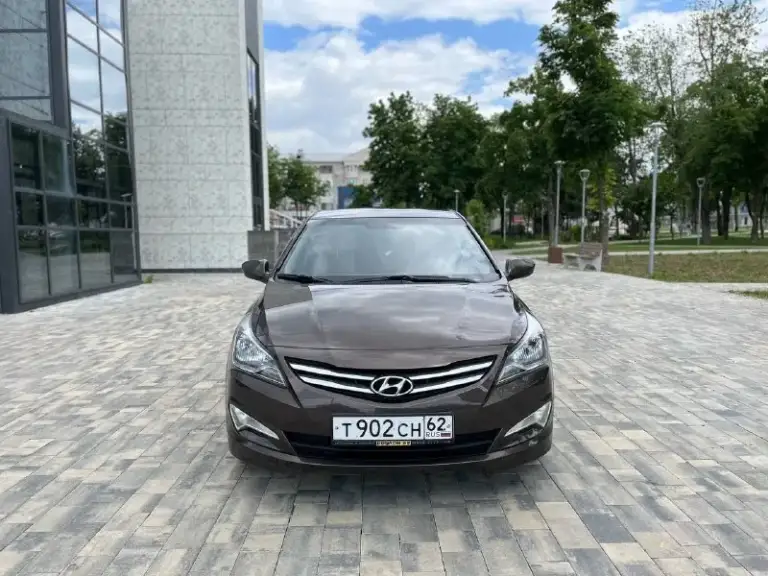 Продам хендай солярис 2015 год 1.6 мкпп 2 собственника одна семья весь кузов в родной краски!техническая часть обслужена, и не требует вложений отличная комплектация!осмотр город мариуполь по всем вопросам звоните цена 985000 тыс рублей +79490261919 - фотография - 2