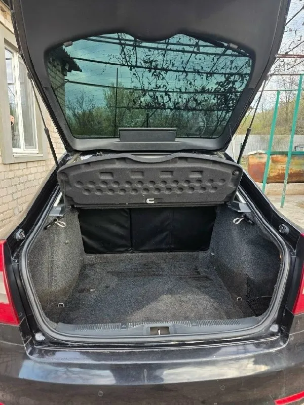 Продам skoda октавия а5 1.8tsi коробка dsg 2013 г, есть нюансы по кузову небольшие рыжики, проблема с насосом высокого давления, по этому турбина не дует авто едит как обычный атмосферник, стоит на 180 учёте птс и и остальные документы имеются с переоформлением проблем не будет,2 клуча, осмотр енакиево звонить по номеру телефона +79493283815 цена 600 тысяч торг
📞 Звоните: +7(949)3283815 - фотография - 4
