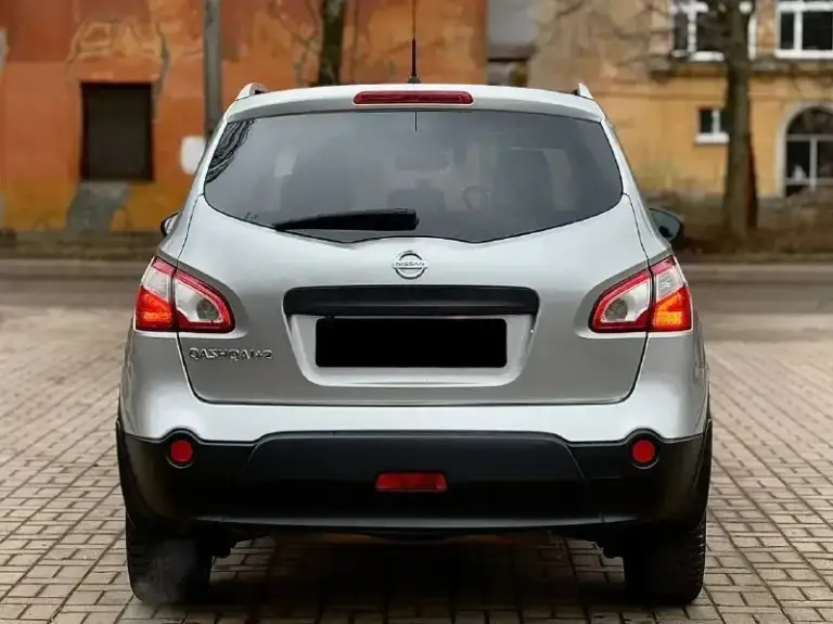 Срочно в связи с переездом продам nissan qashkai +2 с панорамной крышей. У машины было 3 владельца. Есть небольшой дефект крыла и фары (не критично, можно заменить ). Дефект на лобовом стекле (трещина, была куплена у прошлого хозяина уже с ней).
Пробег 194 т км.
Сопровождение в мрэо на постановку учета.
Во время производилась замена всех жидкостей и фильтров. В машине стоит аудиосистема фирмы bosses.
В подарок 2 комплекта резины на титановых дисках зима-лето.
Коробка акп (вариатор), камера заднего вида, автоматическое складывание зеркал, круиз контроль, климат контроль.

Отличный семейный вариант.
Донецк.
Цена 930 т руб. Хороший торг реальному покупателю у капота!
+79495967298 - фотография - 7