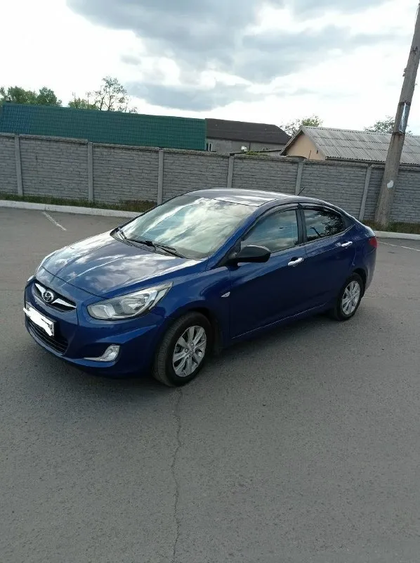 Hyundai solaris 1 поколения 2012г. , двигатель 1.4 механика, реальный пробег 131 тыс. В отличном состоянии! Автомобиль весь в родной краске. Без жуков, без ржавчины, без коррозии! Все железо в идеале! Реальный пробег, без дтп. Салон чистый, не прокуренный, без повреждений. Бережная эксплуатация, все то вовремя. Делать ничего не нужно, только то по регламенту. Стоят оригинальные диски. Так же стоят дисковые тормоза спереди и сзади. Обогрев зеркал, подогрев передних сидений, обогрев лобового стекла в районе дворников, сигнализация старлайн, бортовой компьютер. Делал всё под себя, не собирался продавать, но обстоятельства вынудили. Любые проверки с вашей стороны. Второй владелец в оригинальном птс. Цена 800.000₽ +79493930036 макеевка
📞 Звоните: +7(949)3930036 - фотография - 1
