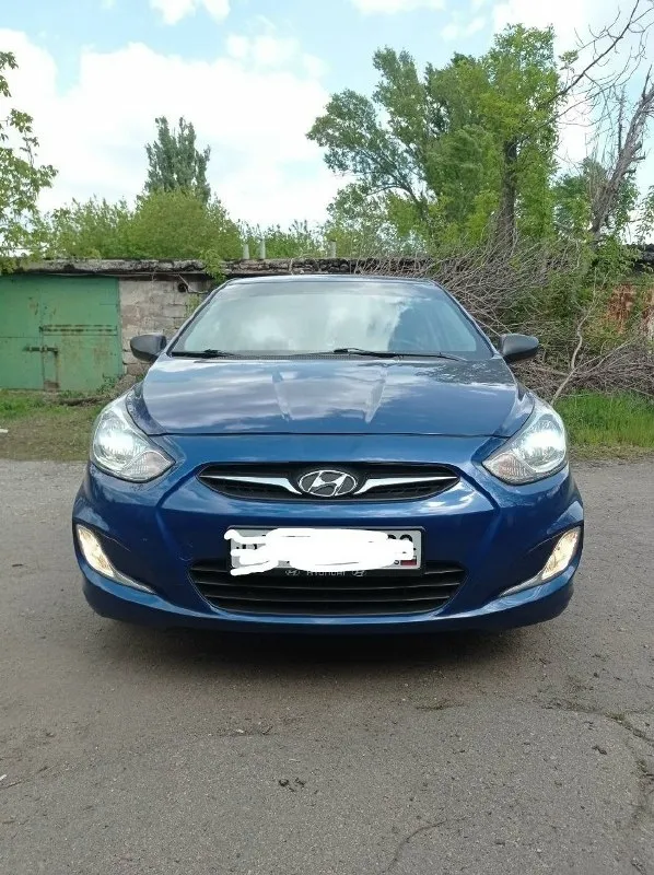 Hyundai solaris 1 поколения 2012г. , двигатель 1.4 механика, реальный пробег 131 тыс. В отличном состоянии! Автомобиль весь в родной краске. Без жуков, без ржавчины, без коррозии! Все железо в идеале! Реальный пробег, без дтп. Салон чистый, не прокуренный, без повреждений. Бережная эксплуатация, все то вовремя. Делать ничего не нужно, только то по регламенту. Стоят оригинальные диски. Так же стоят дисковые тормоза спереди и сзади. Обогрев зеркал, подогрев передних сидений, обогрев лобового стекла в районе дворников, сигнализация старлайн, бортовой компьютер. Делал всё под себя, не собирался продавать, но обстоятельства вынудили. Любые проверки с вашей стороны. Второй владелец в оригинальном птс. Цена 800.000₽ +79493930036 макеевка
📞 Звоните: +7(949)3930036 - фотография - 2