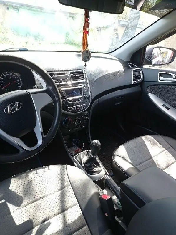 Hyundai solaris 1 поколения 2012г. , двигатель 1.4 механика, реальный пробег 131 тыс. В отличном состоянии! Автомобиль весь в родной краске. Без жуков, без ржавчины, без коррозии! Все железо в идеале! Реальный пробег, без дтп. Салон чистый, не прокуренный, без повреждений. Бережная эксплуатация, все то вовремя. Делать ничего не нужно, только то по регламенту. Стоят оригинальные диски. Так же стоят дисковые тормоза спереди и сзади. Обогрев зеркал, подогрев передних сидений, обогрев лобового стекла в районе дворников, сигнализация старлайн, бортовой компьютер. Делал всё под себя, не собирался продавать, но обстоятельства вынудили. Любые проверки с вашей стороны. Второй владелец в оригинальном птс. Цена 800.000₽ +79493930036 макеевка
📞 Звоните: +7(949)3930036 - фотография - 8
