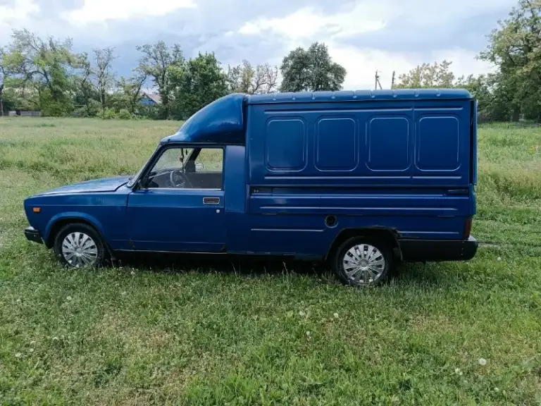 Продам грузовой фургон иж 27125(2006г. В), газ/бензин, машина полностью на ходу сел и поехал, двигатель 1600 см3 работает отлично, кпп не гремит скоростя не вылетают, мост не гудит, ходовая часть в хорошем состоянии, электрика вся исправна, будка съёмная, новый генератор, вакум с главным тормозным цилиндром, безконтактный трамблер, карбюратор, для работы отличная машина, днище целое, продажа по тех. Паспорту(стс и птс), цена 110000 рублей, г. Донецк, кировский район, +7(949)524-49-38
📞 Звоните: +7(949)5244938 - фотография - 3