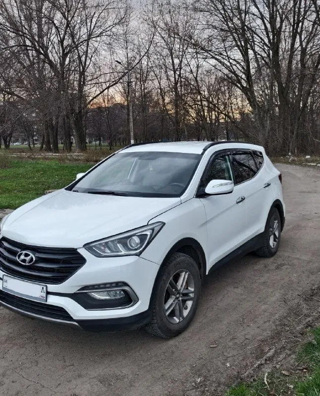Santa fe 3 рестайлинг, 2016г, состояние отличное, пробег 150 тыс км, родной 100 процентов.   Второй хозяин. Полный привод, раздельный климат контроль,
Электропривод багажника
Электропривод сидений
Датчик света
Подогревы сидений
Помощь при спуске
Штатные программ+ яндекс навигатор
Комплектация спорт.
Штатное прицепное устройство.
Два ключа
Любые проверки.
Цена 1900 тыщ р.
Торг только у капота
Тел +79493830486
✅Опубликовать объявление
📞 Звоните: +7(949)3830486 - фотография - 2