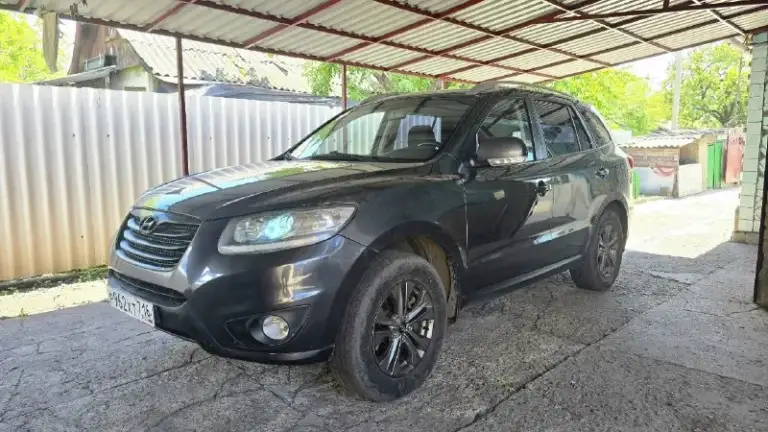 🌟 Продам hyundai санта-фе 🌟 🚗 модель: hyundai santa fe 📅 год выпуска: 2011 🌈 цвет: металлик, глубокий серый 🛣️ пробег: 220 000 💰 цена: 1,150,000 руб. (торг уместен) 🔧 технические характеристики: • двигатель: 2.4 л, 185 л. С. • коробка передач: автоматическая • привод: полный 🎉 особенности: • просторный и комфортный салон • современная мультимедиа система • пакет безопасности: abs, esp, подушки безопасности • система кругового обзора • кожаный салон и подогрев сидений 🌍 почему выбирают hyundai santa fe? Hyundai santa fe — это идеальный выбор для семьи! Надежный, безопасный и экономичный внедорожник, который отлично подходит как для городских поездок, так и для путешествий по бездорожью. 📞 звоните прямо сейчас! Телефон: +7 949 330 33 32 📍 место осмотра: г. Торез не упустите шанс стать владельцем этого замечательного автомобиля! 🚙✨
📞 Звоните: +7(949)3303332 - фотография - 1