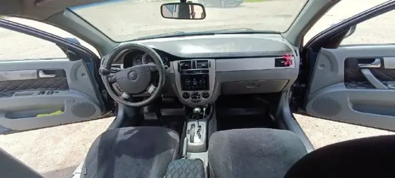 Chevrolet lacetti 2008 1.6 акпп кондиционер❄💨
Я хозяин, владею год. Машина в хорошем 🔥 состоянии работает всё, акпп без нареканий, мотор полностью откапетален коленвал, поршневой, полностью замена клапанов и сделаная голова, весь комплект грм новый и помпа, от блока до заднего бампера новый выхлоп, ходовка без стуков и скрипов! Недавно поменял задние стойки, передние шаровые, стабилизаторы, полностью поменять все патрубки системы охлаждения, термостат, саксофон, новый генератор, два комплекта новой резины этого года, андроид магнитола, хороший свет, туманки линзы, уютный салон, 4 стеклоподъëмника, электро регулировка зеркал, подогрев лобового и заднего стекла, печка жарит. .. Штрафов и запретов нет!!
Причина продажи покупка нового авто!
+79494007941 Андрей 500 000к - фотография - 5