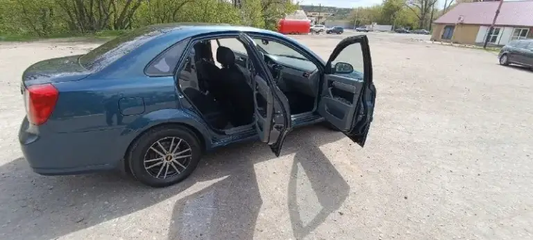 Chevrolet lacetti 2008 1.6 акпп кондиционер❄💨
Я хозяин, владею год. Машина в хорошем 🔥 состоянии работает всё, акпп без нареканий, мотор полностью откапетален коленвал, поршневой, полностью замена клапанов и сделаная голова, весь комплект грм новый и помпа, от блока до заднего бампера новый выхлоп, ходовка без стуков и скрипов! Недавно поменял задние стойки, передние шаровые, стабилизаторы, полностью поменять все патрубки системы охлаждения, термостат, саксофон, новый генератор, два комплекта новой резины этого года, андроид магнитола, хороший свет, туманки линзы, уютный салон, 4 стеклоподъëмника, электро регулировка зеркал, подогрев лобового и заднего стекла, печка жарит. .. Штрафов и запретов нет!!
Причина продажи покупка нового авто!
+79494007941 Андрей 500 000к - фотография - 6