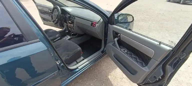 Chevrolet lacetti 2008 1.6 акпп кондиционер❄💨
Я хозяин, владею год. Машина в хорошем 🔥 состоянии работает всё, акпп без нареканий, мотор полностью откапетален коленвал, поршневой, полностью замена клапанов и сделаная голова, весь комплект грм новый и помпа, от блока до заднего бампера новый выхлоп, ходовка без стуков и скрипов! Недавно поменял задние стойки, передние шаровые, стабилизаторы, полностью поменять все патрубки системы охлаждения, термостат, саксофон, новый генератор, два комплекта новой резины этого года, андроид магнитола, хороший свет, туманки линзы, уютный салон, 4 стеклоподъëмника, электро регулировка зеркал, подогрев лобового и заднего стекла, печка жарит. .. Штрафов и запретов нет!!
Причина продажи покупка нового авто!
+79494007941 Андрей 500 000к - фотография - 8