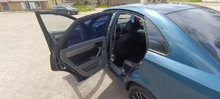 Chevrolet lacetti 2008 1.6 акпп кондиционер❄💨
Я хозяин, владею год. Машина в хорошем 🔥 состоянии работает всё, акпп без нареканий, мотор полностью откапетален коленвал, поршневой, полностью замена клапанов и сделаная голова, весь комплект грм новый и помпа, от блока до заднего бампера новый выхлоп, ходовка без стуков и скрипов! Недавно поменял задние стойки, передние шаровые, стабилизаторы, полностью поменять все патрубки системы охлаждения, термостат, саксофон, новый генератор, два комплекта новой резины этого года, андроид магнитола, хороший свет, туманки линзы, уютный салон, 4 стеклоподъëмника, электро регулировка зеркал, подогрев лобового и заднего стекла, печка жарит. .. Штрафов и запретов нет!!
Причина продажи покупка нового авто!
+79494007941 Андрей 500 000к - фотография - 9