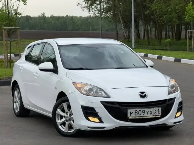 В продаже mazda 3, 2010 г. В, 1.6 л, 105 л. С, мкпп. Пробег : 201,800 км. Один собственник с 2010 г. Обслуживалась исключительно на дилере, есть отметки в сервисной книге. Цвет - crystal white pearl с “перламутровыми“ частицами, изменяет свой оттенок в зависимости от угла освещения.
Кузов без следов коррозии, соответствует фото. Москвы / питера не видела, весь период была в белгороде. Днище / пороги - на отлично. Арки и низа дверей целые. Двс работает едва слышно, никаких нареканий и ошибок. Мкпп на отлично. Салон сохранился достойно, сиденья как новые.
Комплектация - двухзонный климат с круизом, датчик дождя / света, мультируль, складывание зеркал, подогревы сидений, зеркал и лобового, штатный парктроник, омыватель оптики, линзы, датчики ebd, bas, abs, esp и прочие навороты. Стоит автозапуск, два родных ключа и т. Д и т. П.
Техосмотр пройден, авто готово к оформлению. Цена : 699,999 рублей. Рассрочки и обмена нет. Территориально находится в г макеевка (центр) контакты : +7(949)003-33-27, +7(979)028-27-27 мессенджер telegram и max есть на первом тел. - фотография - 4