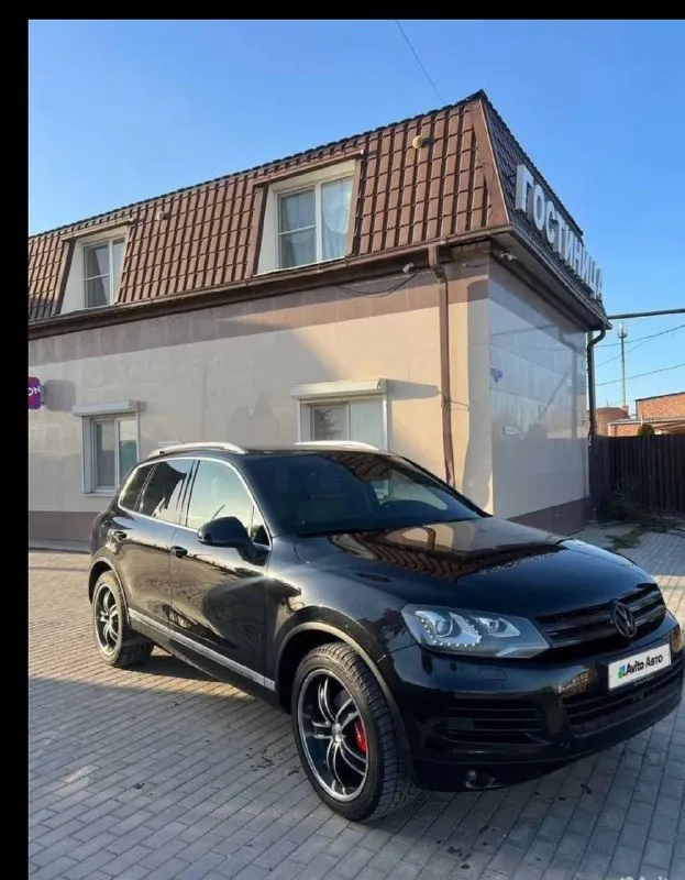 Продам volkswagen touareg 2010 года
Красивый и надежный автомобиль с бензиновым двигателем.

Пробег автомобиля 179000.
Авто в хорошем состоянии. 🚘
Дополнительные фото и вопросы в личное сообщение.

Цена 1🍋800💵 — возможен обмен на bmw или mercedes. Пишите в личный в личные сообщения ( @kotofeyka_mrpl ) станислав
Номера телефона +79495604654 - фотография - 4