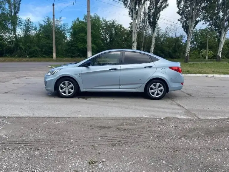 Продам hyundai solaris
1.6 Бензин 2011 года, коробка автомат
Состояние нормальное, ходовая обслужена, мотор работает хорошо пробег 250тыс км
Красивый цвет комплектация:
Сигнализация, стеклоподьемники, гидроусилитель, кондиционер, подушки безопасности,2 ключа
Любое оформление!
Салон в хорошем состоянии
Резина и аккумулятор новые.
Авто обслужен
Мотор работает тихо без посторонних звуков
Стекла все родные,
Автомобиль мягкий, комфортный с небольшим расходом бензина.
Цена 580₽
+7-949-493-67-31 - фотография - 4