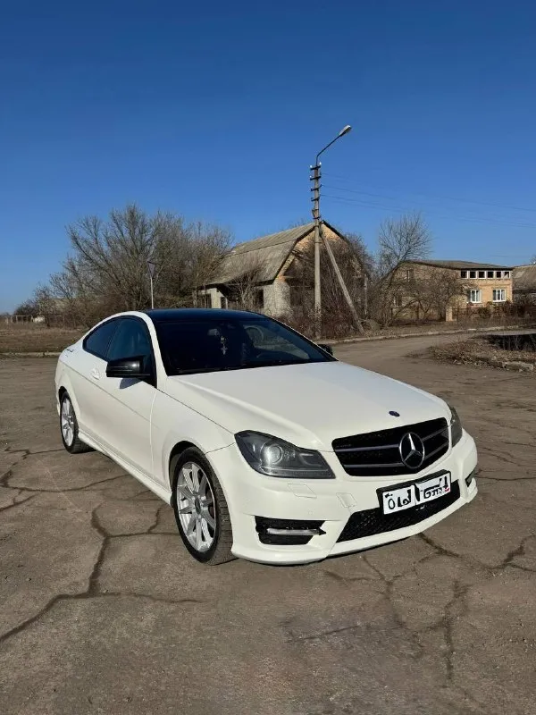 Mercedes- benz c180 купе в хорошем состоянии!
Сборка германия.
Комплектация edition 1.
Обьем 1.8 турбо ! Год 2011.
Обслужена. То каждые 7000-8000км. Модернизирована система охлаждения shadow line.
Продажа от собственника!
Эксклюзивная модель edition 1 включает спортивные сиденья amg, дверные панели и подлокотники обтянутые черной кожей designo с контрастными фарфоровыми швами на спортивных сиденьях, отделку фарфоровым лаком для фортепиано, спортивное рулевое колесо amg, обитое двухцветной кожей nappa, и мульти компонент amg!
- Edition с расширенной отделкой салона под слоновую кость
- Amg пакет
- Черный потолок
-Парктроники
- Bluetooth, aux, расширенная мультимедиа
- «Лепестки» переключения коробки передач на руле.
Датчики света, дождя !
По двигателю произведена замена грм в сборе!
Жидкости, масла-фильтра заменены!
Ходовая часть перебрана на новую.
Цена 1.100.000.
Телефон: +79498549430 +79495946577
📲 Tg: @leshygyr23
📞 Звоните: +7(949)8549430 - фотография - 2