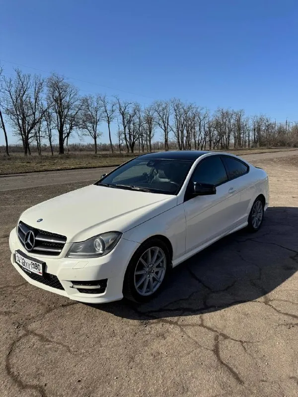 Mercedes- benz c180 купе в хорошем состоянии!
Сборка германия.
Комплектация edition 1.
Обьем 1.8 турбо ! Год 2011.
Обслужена. То каждые 7000-8000км. Модернизирована система охлаждения shadow line.
Продажа от собственника!
Эксклюзивная модель edition 1 включает спортивные сиденья amg, дверные панели и подлокотники обтянутые черной кожей designo с контрастными фарфоровыми швами на спортивных сиденьях, отделку фарфоровым лаком для фортепиано, спортивное рулевое колесо amg, обитое двухцветной кожей nappa, и мульти компонент amg!
- Edition с расширенной отделкой салона под слоновую кость
- Amg пакет
- Черный потолок
-Парктроники
- Bluetooth, aux, расширенная мультимедиа
- «Лепестки» переключения коробки передач на руле.
Датчики света, дождя !
По двигателю произведена замена грм в сборе!
Жидкости, масла-фильтра заменены!
Ходовая часть перебрана на новую.
Цена 1.100.000.
Телефон: +79498549430 +79495946577
📲 Tg: @leshygyr23
📞 Звоните: +7(949)8549430 - фотография - 3
