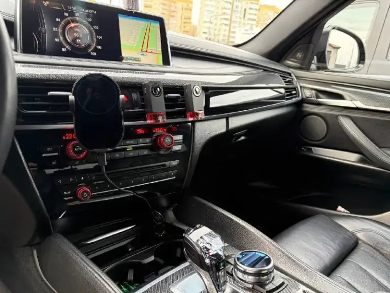 Продам свой bmw x6 f16 2016 года 40dx n57d30b / n57z в отличном состоянии. Автомобиль черного цвета, год выпуска - 2016. Пробег - 185 000 километров. Объем двигателя - 3 литра, мощность - 313 лошадиных сил. Тип двигателя - дизель, коробка передач - автоматическая, полный привод.
Машина находится в идеальном состоянии, полностью готова к эксплуатации. Не требует никаких дополнительных вложений.
Замена масла двс каждые 6000 км.
12000 Км назад было проведено большое то: заменены все жидкости, установлены вентилируемые тормозные диски с метало-керамическими колодками в круг, полностью заменена ходовая часть задняя и частично передняя.
Передний бампер, капот, передние крылья, фары, ручки дверей, частично крыша, задние арки в броне-пленки.
Gsm сигнализация с автозапуском (управление с телефона).
Установлен усиленный передний кардан.
Пробег родной!
Возможен обмен с вашей доплатой на renault arkana или duster свежего года на автомате
Цена: 4 200 000₽
Телефон: +7 (949) 506-28-86
📞 Звоните: +7(949)5062886 - фотография - 5