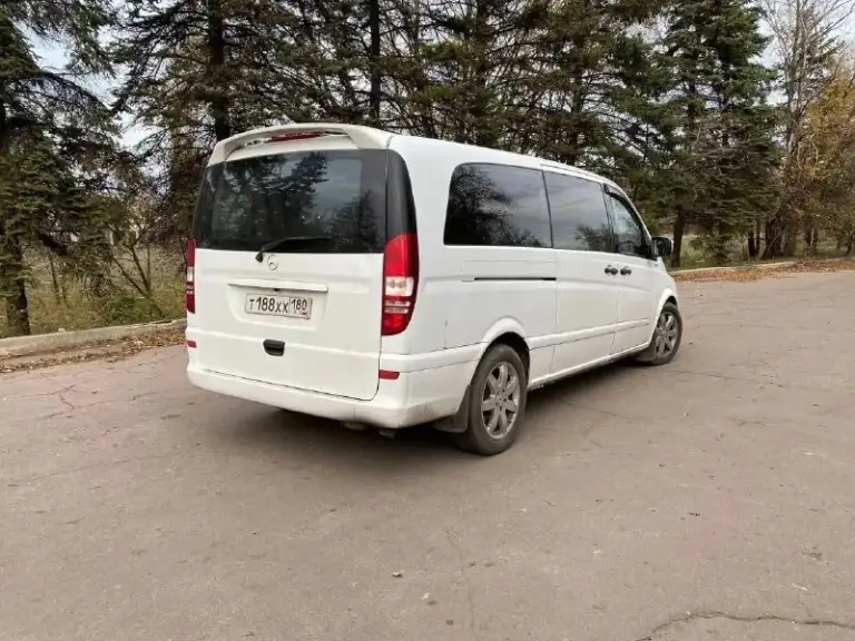 Продам mercedes vito 2007 год мотор 2,2 надёжный и не прихотливый машина семейная пассажир, в перевозках не была, кузов в достойном состоянии без рыжиков и гнили, салон чистый и ухоженный, мотор сухой работает хорошо, ходовая коробка работают отлично, авто обслужен, всё вопросы по телефону, цена 1.250₽ находиться в макеевке 79494936731,торг уместен заинтерисованным - фотография - 7