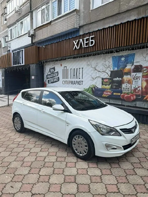 Продаю hyundai solaris 1.6л, автомат 2014г пробег 147000км максимальная комплектация, круиз контроль, также до устанавливал автозапуск с ключа, магнитолу с камерой заднего вида. Проходил на 141100км полное то( с подъемником и эндоскопией), автомобиль в отличном состоянии( фото и видео могу предоставить дополнительно по запросу). Чистая автотека. Движок, коробка работают плавно без нареканий. То делалось каждый 8000км. Также недавно менялись диски и колодки в круг и ставился новый аккумулятор. По окрасам есть косметический окрас левого крыла. Я собственник, все документы на руках, переоформление без проблем. Зимняя резина в подарок практически новая, откатала 1 сезон цена 1 050 000р. Торг. Донецк звоните +79490059977 +79109823540
📞 Звоните: +7(949)0059977 - фотография - 1