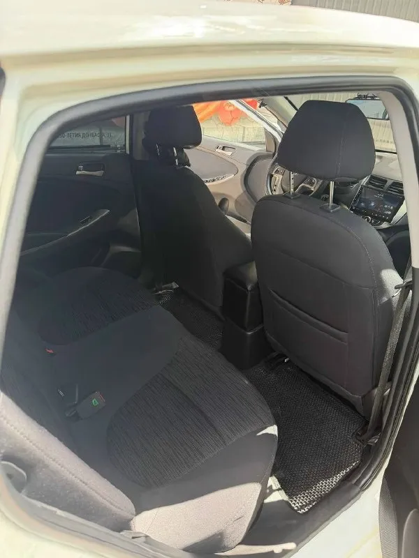 Продаю hyundai solaris 1.6л, автомат 2014г пробег 147000км максимальная комплектация, круиз контроль, также до устанавливал автозапуск с ключа, магнитолу с камерой заднего вида. Проходил на 141100км полное то( с подъемником и эндоскопией), автомобиль в отличном состоянии( фото и видео могу предоставить дополнительно по запросу). Чистая автотека. Движок, коробка работают плавно без нареканий. То делалось каждый 8000км. Также недавно менялись диски и колодки в круг и ставился новый аккумулятор. По окрасам есть косметический окрас левого крыла. Я собственник, все документы на руках, переоформление без проблем. Зимняя резина в подарок практически новая, откатала 1 сезон цена 1 050 000р. Торг. Донецк звоните +79490059977 +79109823540
📞 Звоните: +7(949)0059977 - фотография - 5