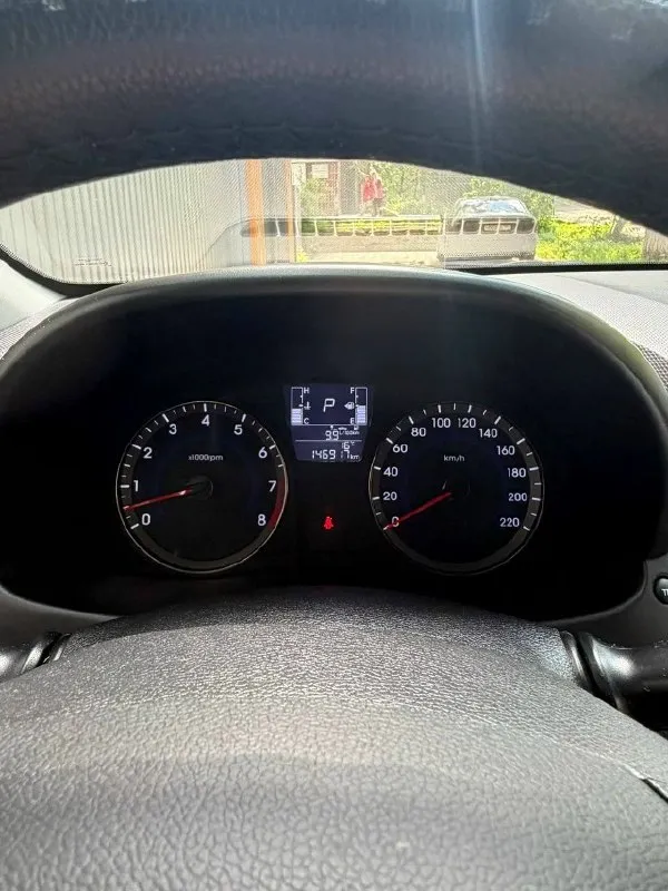 Продаю hyundai solaris 1.6л, автомат 2014г пробег 147000км максимальная комплектация, круиз контроль, также до устанавливал автозапуск с ключа, магнитолу с камерой заднего вида. Проходил на 141100км полное то( с подъемником и эндоскопией), автомобиль в отличном состоянии( фото и видео могу предоставить дополнительно по запросу). Чистая автотека. Движок, коробка работают плавно без нареканий. То делалось каждый 8000км. Также недавно менялись диски и колодки в круг и ставился новый аккумулятор. По окрасам есть косметический окрас левого крыла. Я собственник, все документы на руках, переоформление без проблем. Зимняя резина в подарок практически новая, откатала 1 сезон цена 1 050 000р. Торг. Донецк звоните +79490059977 +79109823540
📞 Звоните: +7(949)0059977 - фотография - 7