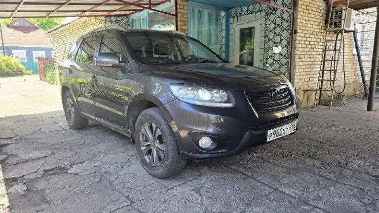 🌟 Продам хюндай санта-фе 🌟
🚗 Модель: hyundai santa fe
📅 Год выпуска: 2011
🌈 Цвет: металлик, глубокий серый
🛣️ Пробег: 220 000
💰 Цена: 1,150,000 руб. (торг уместен)
🔧 Технические характеристики:
• Двигатель: 2.4 л, 185 л. С.
• Коробка передач: автоматическая
• Привод: полный
🎉 Особенности:
• Просторный и комфортный салон
• Современная мультимедиа система
• Пакет безопасности: abs, esp, подушки безопасности
• Система кругового обзора
• Кожаный салон и подогрев сидений
🌍 Почему выбирают hyundai santa fe?
Hyundai santa fe — это идеальный выбор для семьи! Надежный, безопасный и экономичный внедорожник, который отлично подходит как для городских поездок, так и для путешествий по бездорожью.
📞 Звоните прямо сейчас!
Телефон: +7 949 330 33 32
📍 Место осмотра: г. Торез
Не упустите шанс стать владельцем этого замечательного автомобиля! 🚙✨
📞 🇷🇺 Звоните: +79493303332 - фотография - 1