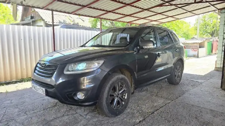 🌟 Продам хюндай санта-фе 🌟
🚗 Модель: hyundai santa fe
📅 Год выпуска: 2011
🌈 Цвет: металлик, глубокий серый
🛣️ Пробег: 220 000
💰 Цена: 1,150,000 руб. (торг уместен)
🔧 Технические характеристики:
• Двигатель: 2.4 л, 185 л. С.
• Коробка передач: автоматическая
• Привод: полный
🎉 Особенности:
• Просторный и комфортный салон
• Современная мультимедиа система
• Пакет безопасности: abs, esp, подушки безопасности
• Система кругового обзора
• Кожаный салон и подогрев сидений
🌍 Почему выбирают hyundai santa fe?
Hyundai santa fe — это идеальный выбор для семьи! Надежный, безопасный и экономичный внедорожник, который отлично подходит как для городских поездок, так и для путешествий по бездорожью.
📞 Звоните прямо сейчас!
Телефон: +7 949 330 33 32
📍 Место осмотра: г. Торез
Не упустите шанс стать владельцем этого замечательного автомобиля! 🚙✨
📞 🇷🇺 Звоните: +79493303332 - фотография - 3