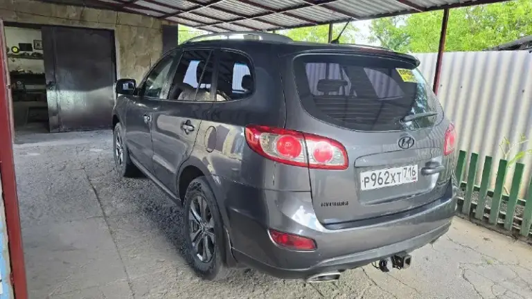 🌟 Продам хюндай санта-фе 🌟
🚗 Модель: hyundai santa fe
📅 Год выпуска: 2011
🌈 Цвет: металлик, глубокий серый
🛣️ Пробег: 220 000
💰 Цена: 1,150,000 руб. (торг уместен)
🔧 Технические характеристики:
• Двигатель: 2.4 л, 185 л. С.
• Коробка передач: автоматическая
• Привод: полный
🎉 Особенности:
• Просторный и комфортный салон
• Современная мультимедиа система
• Пакет безопасности: abs, esp, подушки безопасности
• Система кругового обзора
• Кожаный салон и подогрев сидений
🌍 Почему выбирают hyundai santa fe?
Hyundai santa fe — это идеальный выбор для семьи! Надежный, безопасный и экономичный внедорожник, который отлично подходит как для городских поездок, так и для путешествий по бездорожью.
📞 Звоните прямо сейчас!
Телефон: +7 949 330 33 32
📍 Место осмотра: г. Торез
Не упустите шанс стать владельцем этого замечательного автомобиля! 🚙✨
📞 🇷🇺 Звоните: +79493303332 - фотография - 4