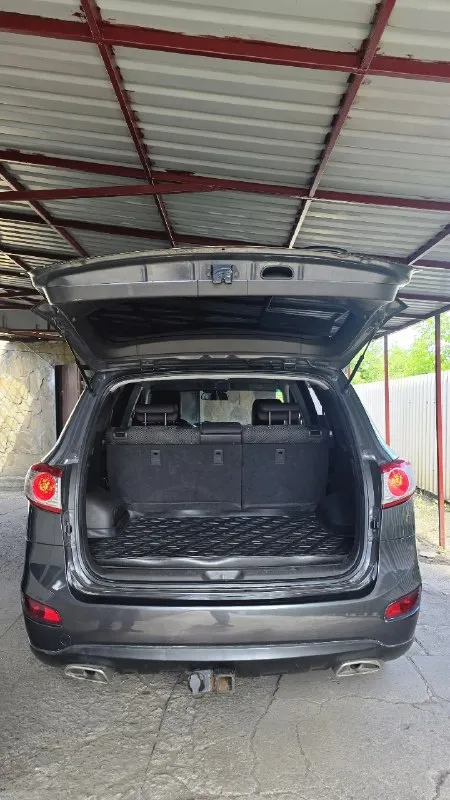 🌟 Продам хюндай санта-фе 🌟
🚗 Модель: hyundai santa fe
📅 Год выпуска: 2011
🌈 Цвет: металлик, глубокий серый
🛣️ Пробег: 220 000
💰 Цена: 1,150,000 руб. (торг уместен)
🔧 Технические характеристики:
• Двигатель: 2.4 л, 185 л. С.
• Коробка передач: автоматическая
• Привод: полный
🎉 Особенности:
• Просторный и комфортный салон
• Современная мультимедиа система
• Пакет безопасности: abs, esp, подушки безопасности
• Система кругового обзора
• Кожаный салон и подогрев сидений
🌍 Почему выбирают hyundai santa fe?
Hyundai santa fe — это идеальный выбор для семьи! Надежный, безопасный и экономичный внедорожник, который отлично подходит как для городских поездок, так и для путешествий по бездорожью.
📞 Звоните прямо сейчас!
Телефон: +7 949 330 33 32
📍 Место осмотра: г. Торез
Не упустите шанс стать владельцем этого замечательного автомобиля! 🚙✨
📞 🇷🇺 Звоните: +79493303332 - фотография - 6