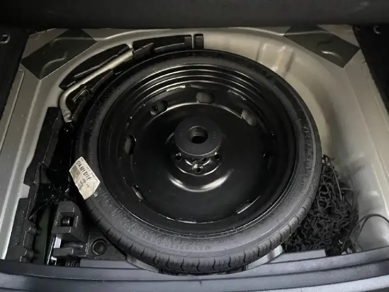 +79495236393
Всем доброго времени суток )
Продаю в городе донецке
Skoda karoq 2021 год рейсталинг
1.4 Турбо бензин 150 сил доработанный надёжный
Автомат айсин 8 ступенчатый
Комплектация жирная hockey edition plus
В родном окрасе ! Без дтп !
Даже бампера не крашенные !
Стекла все родные включая и лобовое !
Автомобиль весь в оригинале !
Каждая единица кузова в родной краске !
По птс 1 хозяин с момента покупки из автосалона
Регулярное обслуживание у официального дилера
Состояние 10 из 10 ! Любые проверки!
Машина без малейшего вложения!
Кузов в первозданном виде
Была очень бережная эксплуатация
Гаражное хранение!
Цена 2 550 000 руб торг
Возможна продажа в кредит !
Помогу оформить автокредит
Также можно и за наличные )
Полное переоформление в мрэо
Звоните +79495236393 моб
+79498281394 Телеграм - фотография - 9