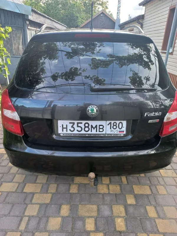 Продается skoda fabia универсал 2012г. Двигатель 1.2tsi, 105л. С. , бензин. Коробка механическая, привод передний. Климат контроль, круиз контроль, панорамный люк, обогрев передних сидений, мультируль, передние стекло подъёмники, противотуманные фары, литые диски  r15 с летней резиной yokohama, комплект зимней резины в сборе с дисками + один комплект новых дисков в подарок. 850000т. Александр т.79497184275
📲 Tg: оксана м.
📞 Звоните: +7(949)7184275 - фотография - 3