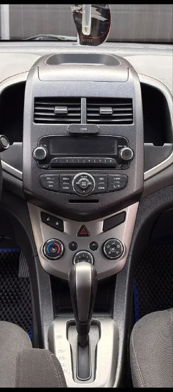 Лучшее предложение в городе!
Chevrolet aveo t 300,с 100% оригинальным пробегом 196000,коробка автомат.

Покупался как первый авто в семье в июне 2025. Сразу после покупки сделал полное то, поменял передние тормозные диски, колодки, обслужил суппорта, заменил все фильтра и масло в двигателе, масло в гур. Куплен новый аккумулятор, обслужен и заправлен кондиционер- морозит отлично, перебран генератор, новая катушка зажигания, свечи поменял 500км назад.
Грм и масло в коробке заменены, есть заказ-наряд

Автомат работает идеально, без пинков и рывков
Двигатель не дымит и масло не ест
Ходовая в отличном состоянии
Кузов ровный и красивый, имеет возрастные коцки, без ржавчины и прочего

Автомобиль в отличном состоянии, вложений не требуется !!!

Максимальная комплектация, я 3-й владелец, вписан в птс, 2 ключа на руках !

Резина свежая зима и лето отдаю с машиной

Нахожусь в г. Донецк, показываю по договоренности ( дружба, мотель и т. Д. )

+79496648195

635 000Р

Всем добра - фотография - 7