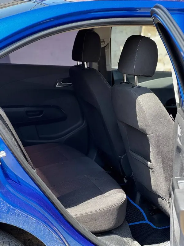 Лучшее предложение в городе!
Chevrolet aveo t 300,с 100% оригинальным пробегом 196000,коробка автомат.

Покупался как первый авто в семье в июне 2025. Сразу после покупки сделал полное то, поменял передние тормозные диски, колодки, обслужил суппорта, заменил все фильтра и масло в двигателе, масло в гур. Куплен новый аккумулятор, обслужен и заправлен кондиционер- морозит отлично, перебран генератор, новая катушка зажигания, свечи поменял 500км назад.
Грм и масло в коробке заменены, есть заказ-наряд

Автомат работает идеально, без пинков и рывков
Двигатель не дымит и масло не ест
Ходовая в отличном состоянии
Кузов ровный и красивый, имеет возрастные коцки, без ржавчины и прочего

Автомобиль в отличном состоянии, вложений не требуется !!!

Максимальная комплектация, я 3-й владелец, вписан в птс, 2 ключа на руках !

Резина свежая зима и лето отдаю с машиной

Нахожусь в г. Донецк, показываю по договоренности ( дружба, мотель и т. Д. )

+79496648195

635 000Р

Всем добра - фотография - 9