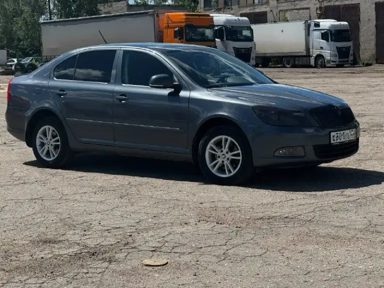 Продам škoda octavia а5 2011 1.4 tsi саха
Пробег 172000 км
С мотором, ходовой и коробкой полный порядок. Из недавнего было меняно: 2 задних подшипника (в сборе со ступицей), сцепление, колодки в круг
Комплектация очень хорошая: подогревы передних сидений, датчик света/дождя, обогрев зеркал, камера заднего вида, кондиционер, обдув заднего ряда, сигнализация starline с управлением с телефона, магнитола android 10 дюймов, 4 стеклоподъемника с доводчиками, круиз контроль
2 Комплекта ключей + ключ для блокировки коробки
По документам полный порядок, оформление без проблем. Тех осмотр пройден
По договоренности, могу сбросить видео обзор в телегу
Цена авто 770000₽
Осмотр в г. Макеевка
Тел для связи +79493538895 - фотография - 3