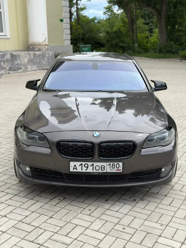 Bmw f10 528 xdrive
Цена 1🍋400 тыс. Руб без торга
Двигатель 2.0,245 сил
Год выпуска 2012
Машина в отличном состоянии, вся обслужена полностью, автомобиль личный, денег не жалел, поменял недавно турбину в сборе, ходовая все перебрана, масло везде поменял, в акпп, в заднем редукторе и тд.
Передний дефиринциал обслужен.
Передние ступицы и шрузы новые.
Короче тачка обслужена от а до я
Кто сядет, делать ничего не будет
По коробке вопросов нет, едет без буксов, пинков и тд
Салон в отличном состоянии, не просиженный, не помятый.
По двигателю тоже проблем нет, едет очень бодро, масло не хавает вообще !!
Сделан раздвоенный управляемый выхлоп от atm, звучит очень круто
Электрика вся работает.
Автотека зеленая, без дтп и выплат.
Переоформление в мрэо обязательно, можно с моим присутствием.
Г. Макеевка, связь +79494094295
+79493219323
📞 🇷🇺 Звоните: +79494094295 - фотография - 1