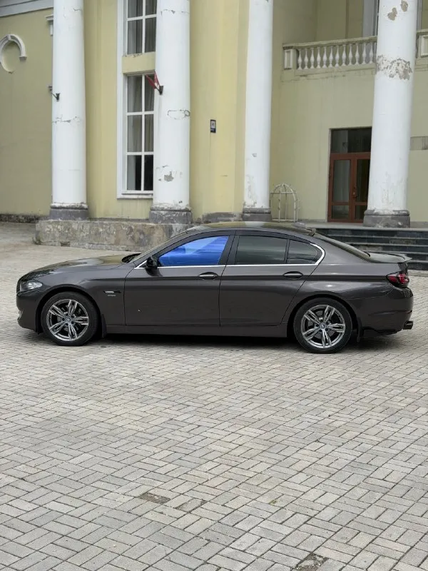 Bmw f10 528 xdrive
Цена 1🍋400 тыс. Руб без торга
Двигатель 2.0,245 сил
Год выпуска 2012
Машина в отличном состоянии, вся обслужена полностью, автомобиль личный, денег не жалел, поменял недавно турбину в сборе, ходовая все перебрана, масло везде поменял, в акпп, в заднем редукторе и тд.
Передний дефиринциал обслужен.
Передние ступицы и шрузы новые.
Короче тачка обслужена от а до я
Кто сядет, делать ничего не будет
По коробке вопросов нет, едет без буксов, пинков и тд
Салон в отличном состоянии, не просиженный, не помятый.
По двигателю тоже проблем нет, едет очень бодро, масло не хавает вообще !!
Сделан раздвоенный управляемый выхлоп от atm, звучит очень круто
Электрика вся работает.
Автотека зеленая, без дтп и выплат.
Переоформление в мрэо обязательно, можно с моим присутствием.
Г. Макеевка, связь +79494094295
+79493219323
📞 🇷🇺 Звоните: +79494094295 - фотография - 6