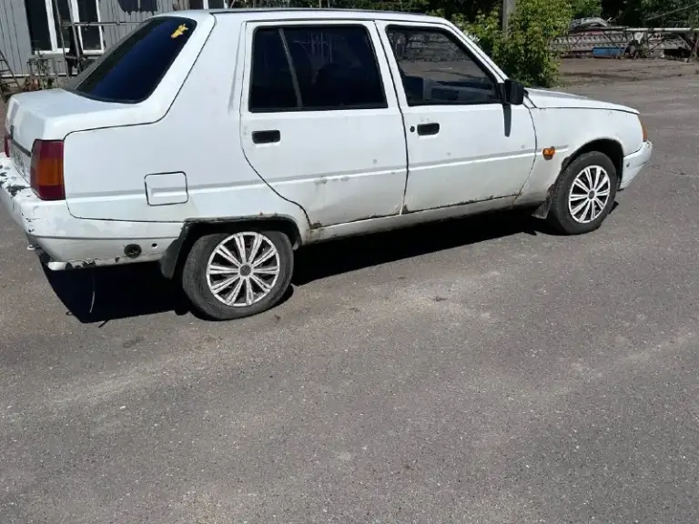 Продам заз таврия газ/бензин
Автомобиль на ходу, техническое состояние хорошее. Двигатель, коробка и ходовая работают без нареканий, машина обслуживалась своевременно
Вписано в птс.
По кузову есть возрастные нюансы и косметические моменты без сквозных дыр. Для своих лет автомобиль сохранился достойно.
Недавно выполнено обслуживание:
Заменено масло в двигателе
Установлен новый тормозной вакуумный усилитель
Новый аккумулятор
Заменены передние суппорты
Заменены задние тормозные цилиндры
Установлены новые тормозные колодки по кругу.
В комплекте два набора хорошей резины: зима/лето
Цена :85000₽
+79494010811
📲 Tg: @xshraud
📞 Звоните: +7(949)4010811 - фотография - 2