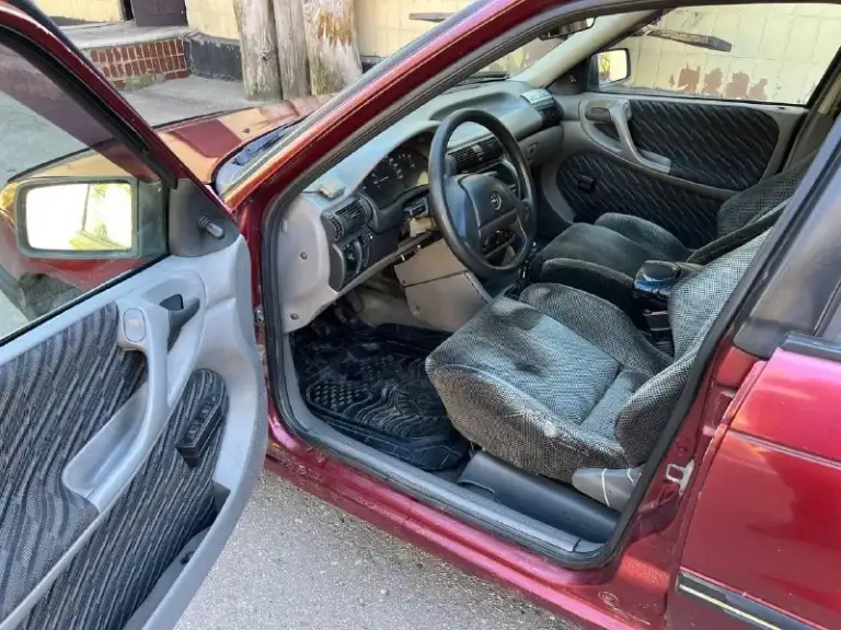 Opel astra f 1993г. C14nz(всë подходит как от ланоса так и для ланоса) универсал на полном ходу, всë работает(но днр учет) машина в одних руках с 2013г. Всë отлично, масло от замены до замены 10w40. Стоит газ евро2, расход газа 7-8л на 100км. Заменено: бензонасос, бензобак, заменено всë вкруг, новые пороги, новая печь, новая решётка радиатора, новые патрубки, новый генератор, провода, новая катушка зажигания, перетянул потолок, ремень грм+помпа, амортизаторы, пружины, рычаги, вся выхлопная и т. Д. Сделал дополнительное включение вентилятора(на лето очень классная штука) машина рабочая во всëм, сел, поехал. ..(последний 2025г. Ездил только по трассе в ростов). По кузову лак полез на дверях, крыльях, капоте. Можно делать, можно нет. Машина не для гонок. Обидно, досадно, но можно и под разбор(((( днр учет 100т. Р. .. +79493850972 иван, донецк
📞 Звоните: +7(949)3850972 - фотография - 5