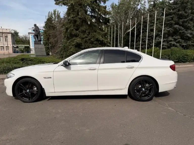 ❗️Продам bmw f10 520i (бмв ф10)❗️
✅Пробег-182000тыс. Км. Родной
❗️⚠️Главное преимущество: двигатель 2.0 литра после полного ремонта, находится на обкатке – практически новый агрегат! Вам не придется беспокоиться о дорогостоящем ремонте. Не контрактный.
Состояние:
✅Кузов: отличное состояние, без дтп, лакокрасочное покрытие с хорошем состоянии(есть пару сколов на капоте). Весь в родне, любые проверки
Стоят свежие диски r19 на летней резине.
✅Салон: роскошный кожаный салон в идеальном состоянии, как новый. Никаких потертостей или повреждений. Дополнительно установлена android магнитола с car play и bluetooth.
✅Двигатель: 2.0 л, бензин, после капитального ремонта, на обкатке. Потенциал нового мотора.
Поменяно масло в акпп, антифриз, тормозная жидкость, климат заправлен.
✅Ходовая часть: в идеальном рабочем состоянии. Никаких посторонних звуков, автомобиль едет плавно и уверенно.
2.100.000 Руб.
+79787297087 - фотография - 5