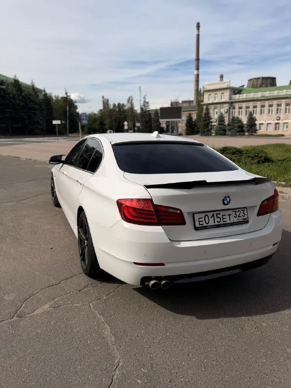❗️Продам bmw f10 520i (бмв ф10)❗️
✅Пробег-182000тыс. Км. Родной
❗️⚠️Главное преимущество: двигатель 2.0 литра после полного ремонта, находится на обкатке – практически новый агрегат! Вам не придется беспокоиться о дорогостоящем ремонте. Не контрактный.
Состояние:
✅Кузов: отличное состояние, без дтп, лакокрасочное покрытие с хорошем состоянии(есть пару сколов на капоте). Весь в родне, любые проверки
Стоят свежие диски r19 на летней резине.
✅Салон: роскошный кожаный салон в идеальном состоянии, как новый. Никаких потертостей или повреждений. Дополнительно установлена android магнитола с car play и bluetooth.
✅Двигатель: 2.0 л, бензин, после капитального ремонта, на обкатке. Потенциал нового мотора.
Поменяно масло в акпп, антифриз, тормозная жидкость, климат заправлен.
✅Ходовая часть: в идеальном рабочем состоянии. Никаких посторонних звуков, автомобиль едет плавно и уверенно.
2.100.000 Руб.
+79787297087 - фотография - 7
