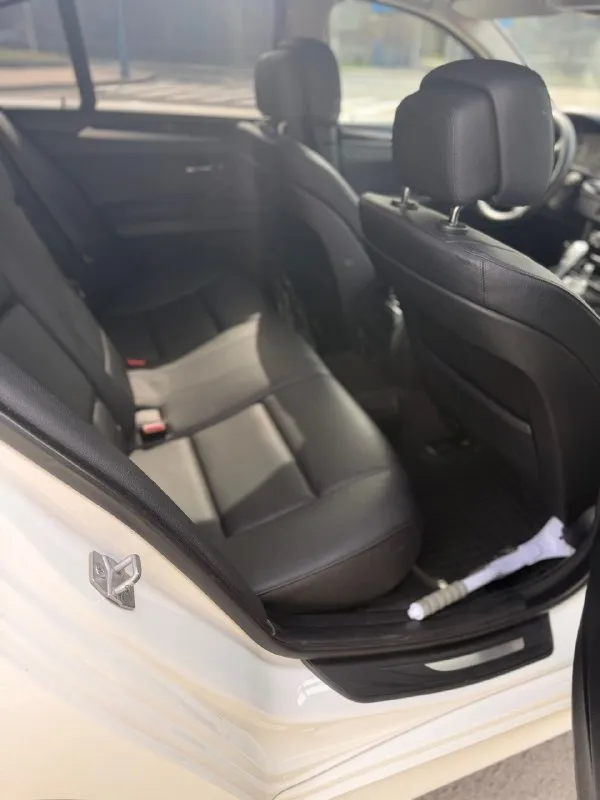 ❗️Продам bmw f10 520i (бмв ф10)❗️
✅Пробег-182000тыс. Км. Родной
❗️⚠️Главное преимущество: двигатель 2.0 литра после полного ремонта, находится на обкатке – практически новый агрегат! Вам не придется беспокоиться о дорогостоящем ремонте. Не контрактный.
Состояние:
✅Кузов: отличное состояние, без дтп, лакокрасочное покрытие с хорошем состоянии(есть пару сколов на капоте). Весь в родне, любые проверки
Стоят свежие диски r19 на летней резине.
✅Салон: роскошный кожаный салон в идеальном состоянии, как новый. Никаких потертостей или повреждений. Дополнительно установлена android магнитола с car play и bluetooth.
✅Двигатель: 2.0 л, бензин, после капитального ремонта, на обкатке. Потенциал нового мотора.
Поменяно масло в акпп, антифриз, тормозная жидкость, климат заправлен.
✅Ходовая часть: в идеальном рабочем состоянии. Никаких посторонних звуков, автомобиль едет плавно и уверенно.
2.100.000 Руб.
+79787297087 - фотография - 9