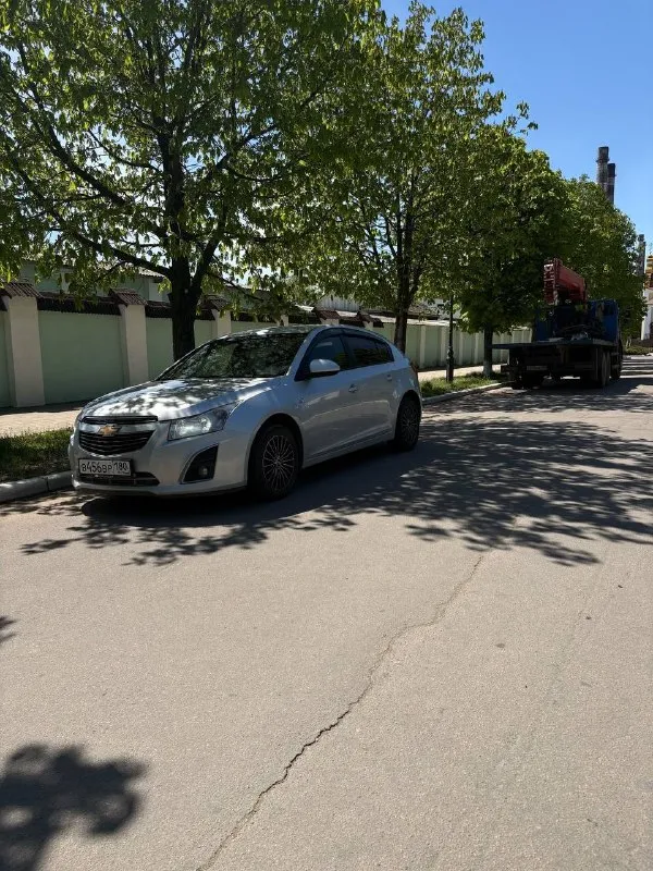 Продам chevrolet cruze 2013г.
Двигатель : 1.8 бензин
Коробка : акпп
Автомобиль ежедневно эксплуатируется, все то вовремя, поменяно : 2 подушки двигателя, новый аккумулятор, на 220.000 поменян комплект грм, сальник коленвала. Так же сальник распредвала, обслужен генератор, радиатор и патрубки, прокладка клапанной крышки. Все подтверждающие документы есть.
Пробег реальный : 249.000 км.
По комплектации : 4 эл. Стеклоподъемника, эл. Регулировка зеркал, кондиционер, монитор, мульти-руль. 2 комплекта резины. Камера заднего вида. Bluetooth, aux, esp, abs.
Есть возрастные царапки по кузову, и прилетел скол пошла трещина по лобовому, на это изначально торг.
Неплохие номера в подарок !
Цена : 890.000 хороший торг.
Осмотр : г. Макеевка
Телефон : +79498170777 - фотография - 3