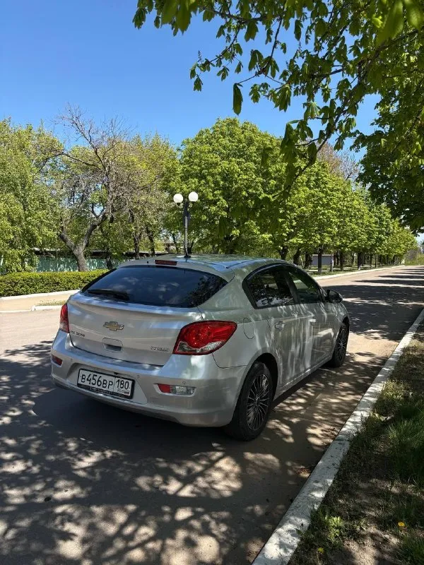 Продам chevrolet cruze 2013г.
Двигатель : 1.8 бензин
Коробка : акпп
Автомобиль ежедневно эксплуатируется, все то вовремя, поменяно : 2 подушки двигателя, новый аккумулятор, на 220.000 поменян комплект грм, сальник коленвала. Так же сальник распредвала, обслужен генератор, радиатор и патрубки, прокладка клапанной крышки. Все подтверждающие документы есть.
Пробег реальный : 249.000 км.
По комплектации : 4 эл. Стеклоподъемника, эл. Регулировка зеркал, кондиционер, монитор, мульти-руль. 2 комплекта резины. Камера заднего вида. Bluetooth, aux, esp, abs.
Есть возрастные царапки по кузову, и прилетел скол пошла трещина по лобовому, на это изначально торг.
Неплохие номера в подарок !
Цена : 890.000 хороший торг.
Осмотр : г. Макеевка
Телефон : +79498170777 - фотография - 4