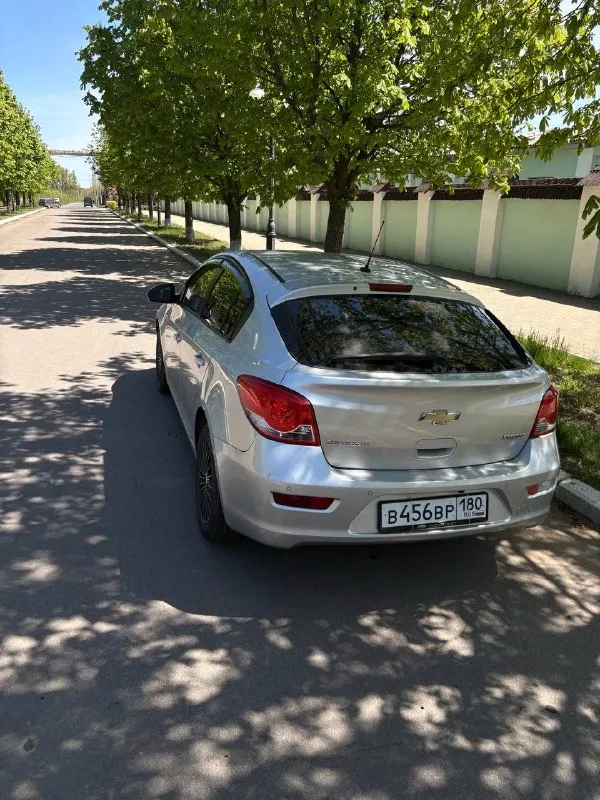 Продам chevrolet cruze 2013г.
Двигатель : 1.8 бензин
Коробка : акпп
Автомобиль ежедневно эксплуатируется, все то вовремя, поменяно : 2 подушки двигателя, новый аккумулятор, на 220.000 поменян комплект грм, сальник коленвала. Так же сальник распредвала, обслужен генератор, радиатор и патрубки, прокладка клапанной крышки. Все подтверждающие документы есть.
Пробег реальный : 249.000 км.
По комплектации : 4 эл. Стеклоподъемника, эл. Регулировка зеркал, кондиционер, монитор, мульти-руль. 2 комплекта резины. Камера заднего вида. Bluetooth, aux, esp, abs.
Есть возрастные царапки по кузову, и прилетел скол пошла трещина по лобовому, на это изначально торг.
Неплохие номера в подарок !
Цена : 890.000 хороший торг.
Осмотр : г. Макеевка
Телефон : +79498170777 - фотография - 5