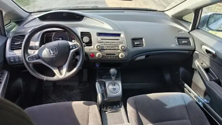 Продаю civic 2008 г. Акпп в максимальной комплектации executive (круиз, климат, лепестки, туманки, складывающиеся зеркала, велюровый салон, at)
Автомобиль в достойном состоянии, полностью обслужен и без каких либо вложений.
Двигатель коробка работают в штатном режиме, двигатель масло не ест, коробка не пинает, салон сохранился так же в отличном состоянии.
Во владении 4 года, за этот период всё что нужно обслуживалась должным образом, на данный момент абсолютно никаких вложений не требует, всё обслужено!
С адекватными людьми торг будет ✅
630.000 Тыс. Руб.
+79895329511 - фотография - 10