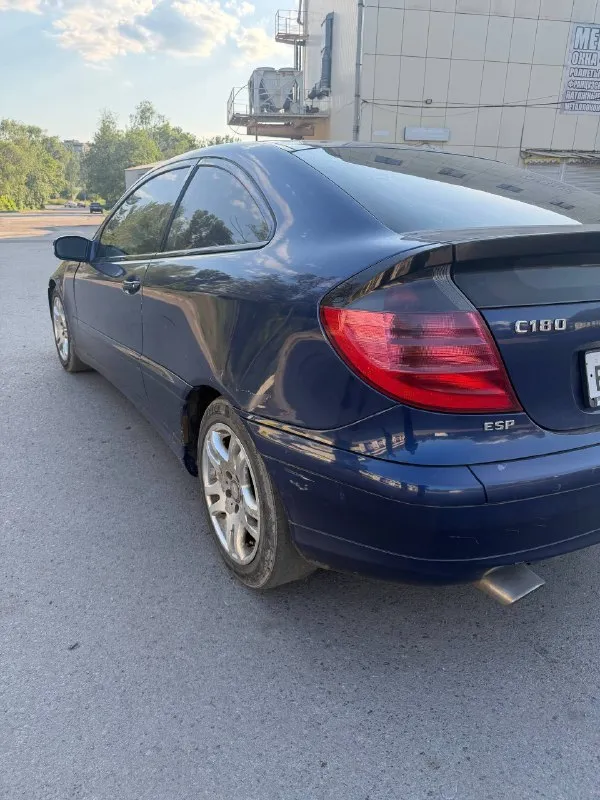 💥 Продам mercedes c180 kompressor 1.8 💥
📅 Год выпуска: 2002
⚙️ Коробка передач: механика, 6-ступенчатая
Автомобиль в хорошем техническом состоянии. Двигатель работает ровно, коробка без нареканий. Комфортный и надёжный немецкий седан на каждый день.
Из недостатков:
• Есть некоторые моменты по лкп;
• Требуется замена вентилятора охлаждения;
• Необходимо заменить патрубок радиатора.
Салон для своих лет в хорошем состоянии. Документы в порядке. Машина не новая, поэтому присутствуют естественные следы эксплуатации.
💰 Цена: 380 000 ₽
Торг у капота.
🔄 Обмен интересует.
📞 По всем вопросам пишите или звоните:
+7 949 585-60-29
Telegram на этот же номер.
📍 Осмотр: червоногвардейский район, макеевка.
📲 Tg: @eldar_ma
📞 Звоните: +7(949)5856029 - фотография - 3