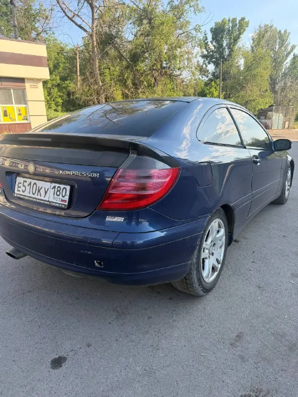 💥 Продам mercedes c180 kompressor 1.8 💥
📅 Год выпуска: 2002
⚙️ Коробка передач: механика, 6-ступенчатая
Автомобиль в хорошем техническом состоянии. Двигатель работает ровно, коробка без нареканий. Комфортный и надёжный немецкий седан на каждый день.
Из недостатков:
• Есть некоторые моменты по лкп;
• Требуется замена вентилятора охлаждения;
• Необходимо заменить патрубок радиатора.
Салон для своих лет в хорошем состоянии. Документы в порядке. Машина не новая, поэтому присутствуют естественные следы эксплуатации.
💰 Цена: 380 000 ₽
Торг у капота.
🔄 Обмен интересует.
📞 По всем вопросам пишите или звоните:
+7 949 585-60-29
Telegram на этот же номер.
📍 Осмотр: червоногвардейский район, макеевка.
📲 Tg: @eldar_ma
📞 Звоните: +7(949)5856029 - фотография - 5