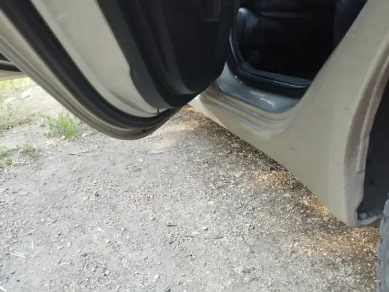Продам mitsubishi 2008г. Авто на отличном ходу. Мотор 1.5 без масложера. Коробка механика без вопросов. Стеклоподъёмники на всех дверях. Кондиционер работает отлично ноги мёрзнут. Печка жарит. Кузов на отлично. Рабочая лошадка сел катайся куда угодно. Автотека зелень кому надо скину. Цена 530₽. Возможен обмен с вашей доплатой. Макеевка тел+79494003918. Под машиной сухо ни капли масла.
📞 Звоните: +7(949)4003918 - фотография - 4