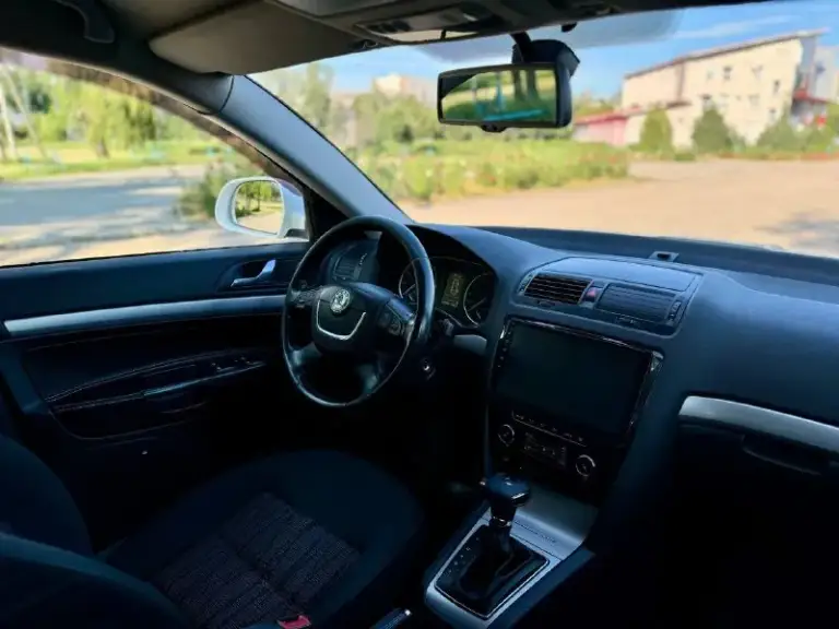 🇨🇿 Skoda octavia a5

💰Цена: 900 000р
🏢Город: мариуполь
📅Год выпуска: 2010
🧾Пробег: 211 559км.
⚙️Двигатель: 1.6
⛽Топливо: бензин
⚙️Кпп: автомат

📞 Телефон:

+7-949-551-91-52
+7-949-727-41-51
+7-989-263-55-56

💾 Описание:

Продам легенду донба. .. Кузов лифтбек
✅ Ни намёка на коррозию
✅ Отличное состояние
Как внешне, так и технически

✅ Отличная комплектация:

Двух зонный климат-контроль, кожаный руль, линзы, подогрев передних сидений, электро-зеркала с подогревом, все электро стёкла, abs, airbag, бортовой компьютер, гидроусилитель руля, регулировка сидений водителя и пассажира по высоте, красивые литые диски audi, android магнитола с камерой заднего вида

Улица шевченко 2️⃣6️⃣9️⃣

➕Автомобиль с пройденным техническим осмотром и готов к переоформлению.

🏦 Возможна продажа в кредит по двум документам. - фотография - 9