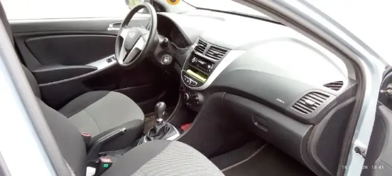 Автомобиль: hyundai accent год выпуска: 2012 пробег: 34000 км. Объём: 1.4 мт бензин цена: 925 тыс. ₽ телефон: +79493819404 двигатель цепной, экономичный. Кпп механика, подвеска работает на 5+ комплектация: - гур - абс - эсп передние - кондиционер - регулировка фар - бортовой компьютер - подогрев заднего стекла автомобиль в донецке.
📞 Звоните: +7(949)3819404 - фотография - 4